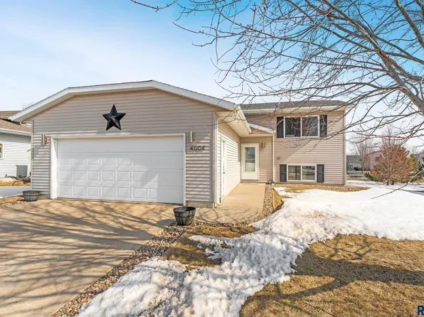 4604 W Briggs Dr, Sioux Falls, SD 57107