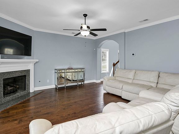 5th image of 140 Cherokee Pond Ct