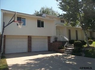 16355 Weir St, Omaha, NE 68135