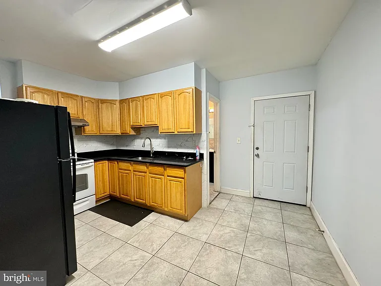 3739 Lancaster Ave #2F — Photo 2