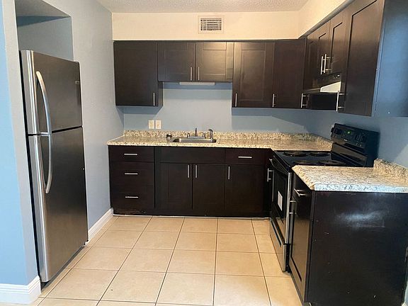 3rd image of 6321 Lenawee St #D2