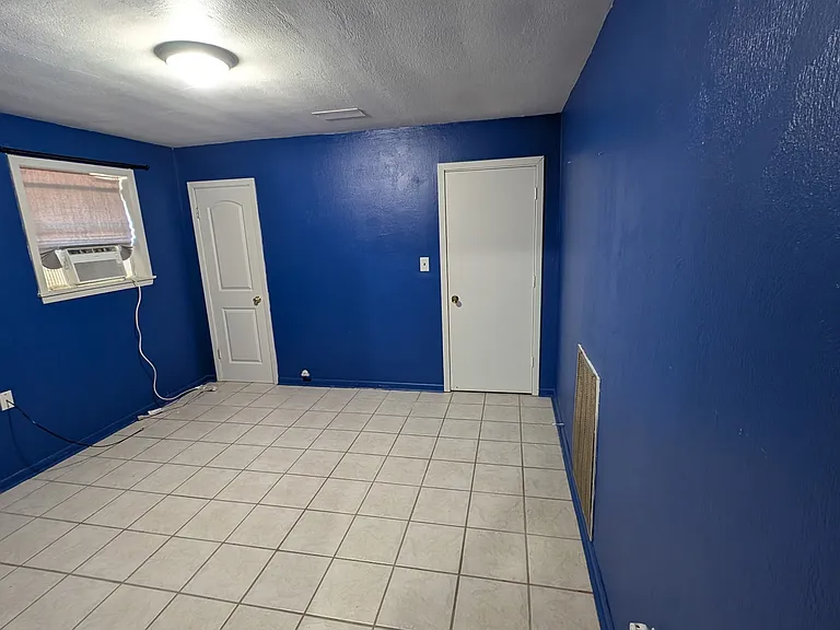 11806 Springfield Rd — Photo 4