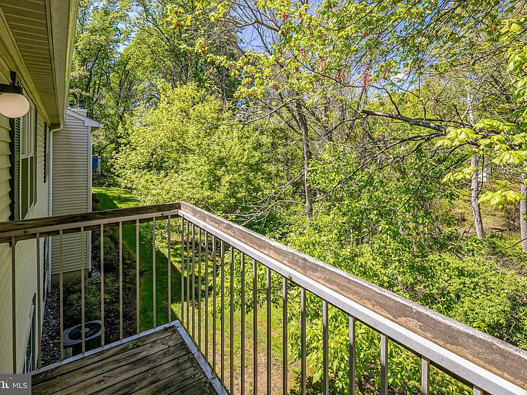 56 Barberry Ct — Photo 14