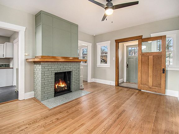 4th image of 216 W Marquette Ave