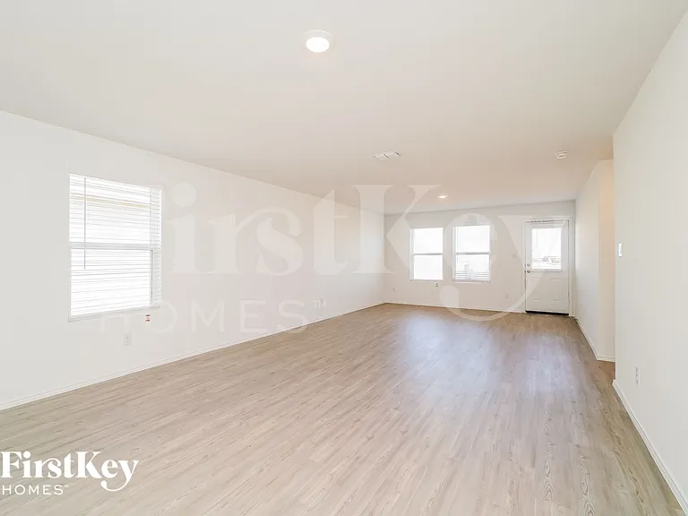 1310 Kiskadee Way — Photo 3