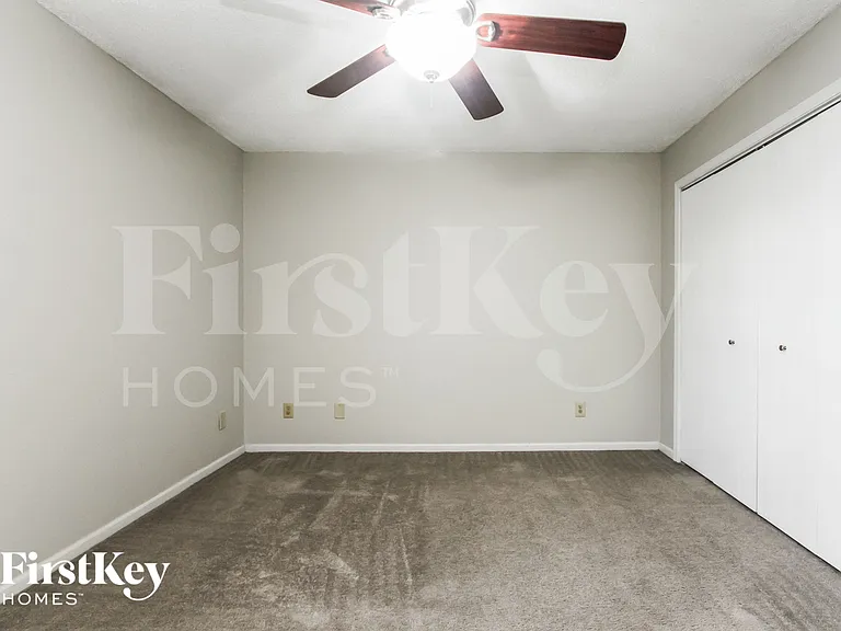 1524 Blue Brook Way — Photo 10