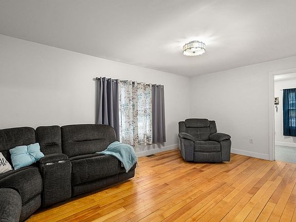 5th image of 61 E Brimfield Rd