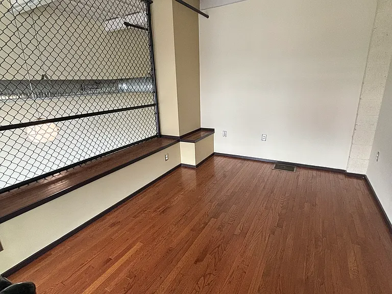 Apartment 25