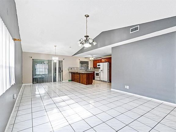 5th image of 8541 NW 48th St