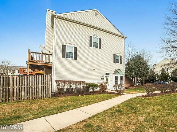2nd image of 2451 Nantucket Dr