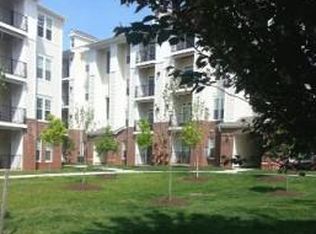 21270 McFadden Sq UNIT 404, Sterling, VA 20165