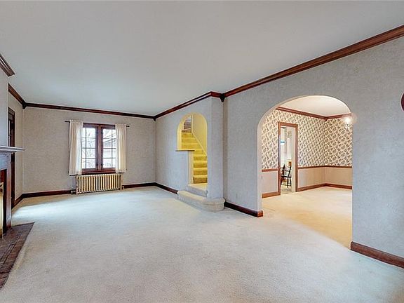3rd image of 2697 Oak Park Blvd