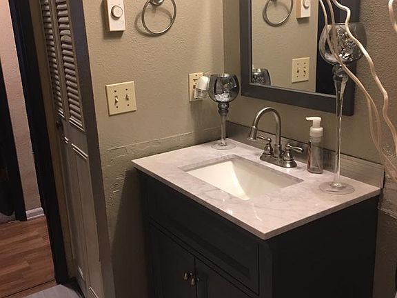 2nd bathroom 
