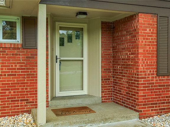 2nd image of 1919 Arden Dr