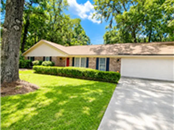 15 Beaver Run Dr, Savannah, GA 31419