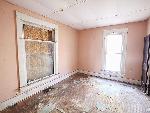 4th image of 1114 Spring St