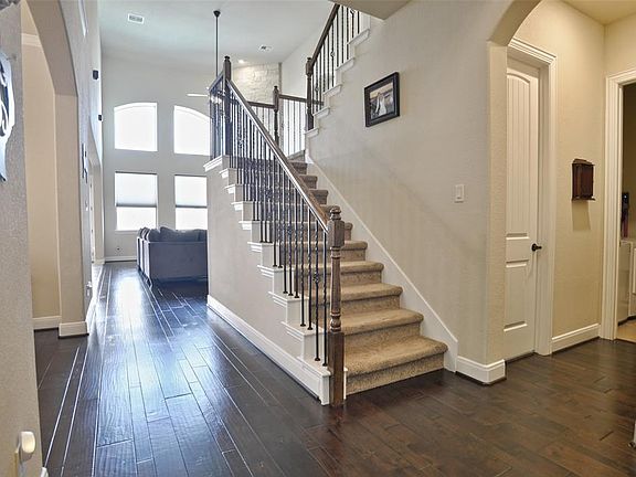 5th image of 2981 Gibbons Hill Ln