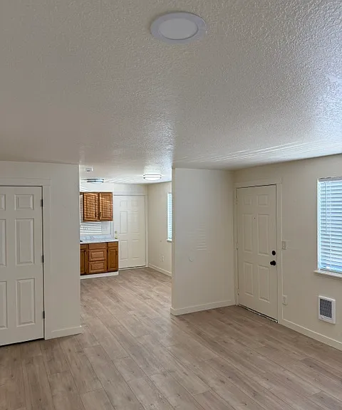 1109 McKinley Ave #1 — Photo 8