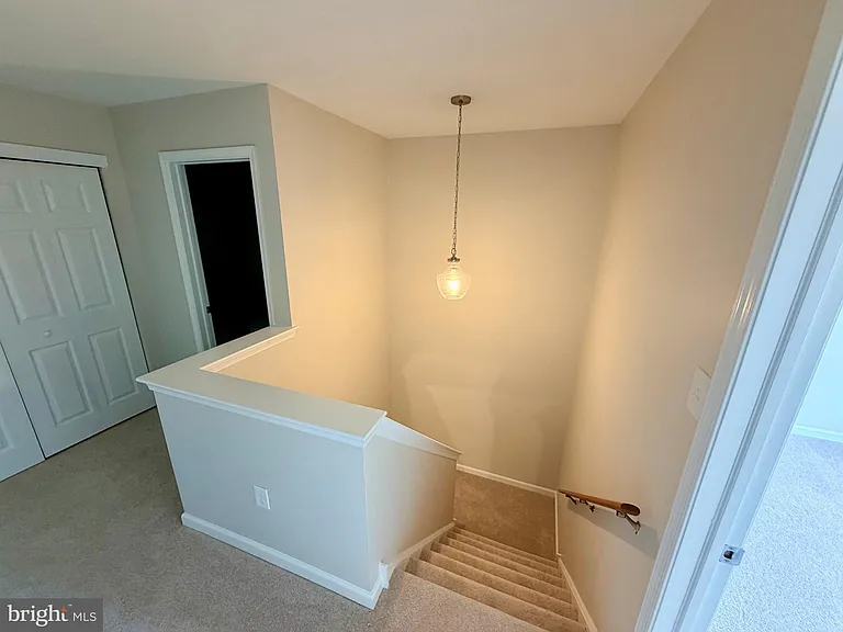 1422 Oxford Cir — Photo 11