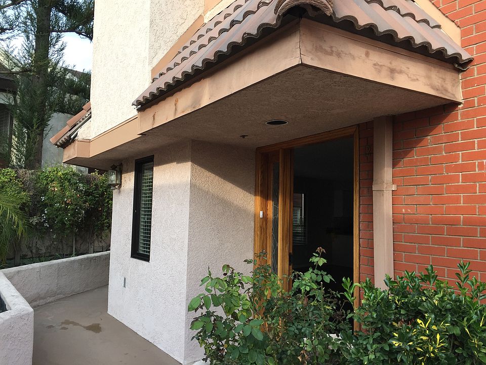 2nd image of 301 W Loraine St #12