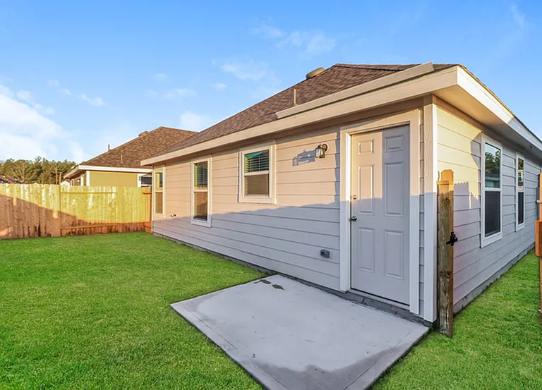 22336 Merlin St — Photo 5