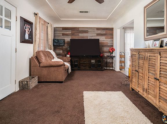 3rd image of 1083 El Centro Ave