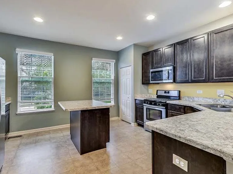 410 Town Center Blvd — Photo 10