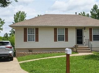 19218 Ponca Dr, Independence, MO 64056