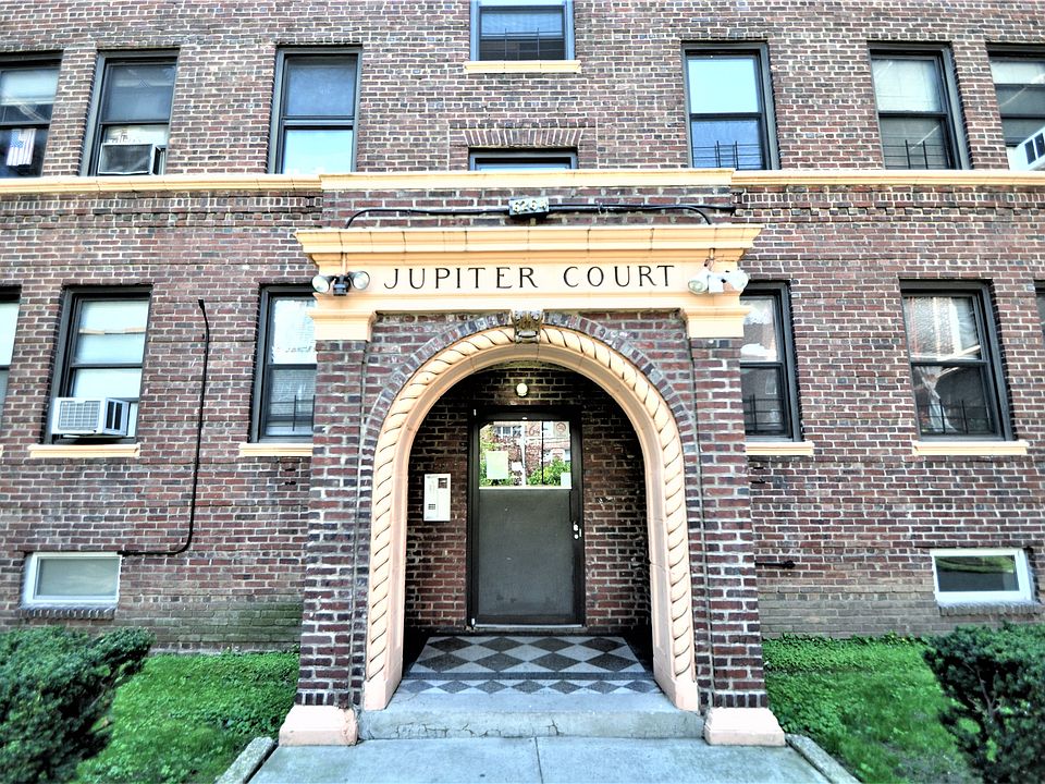 1st image of 62-64 Saunders St APT O4