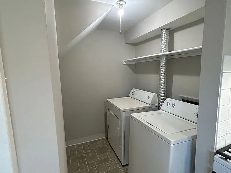 Coventry Court Townhomes — Photo 63