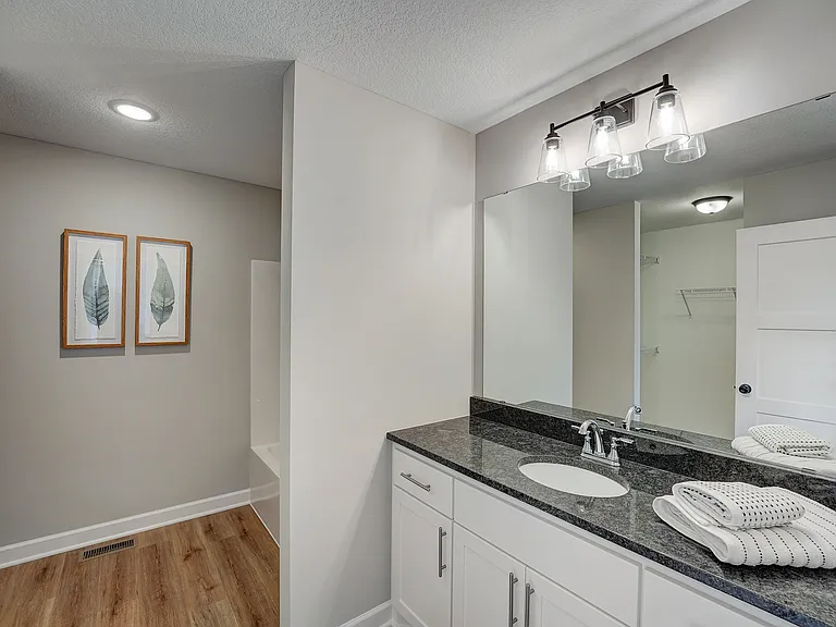 1145X W Laketowne Dr NE — Photo 30