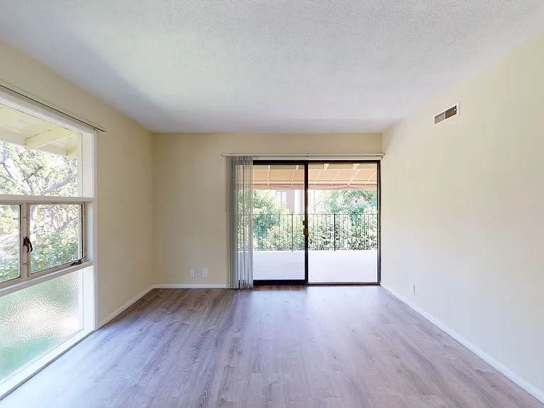 225ora — Photo 13