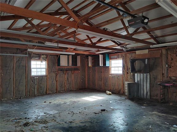 3rd image of 515 S 270th St