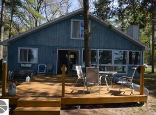 6220 Crystal Beach Rd NW, Rapid City, MI 49676