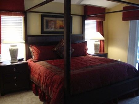 TR5P113MD-king-master-bedroom