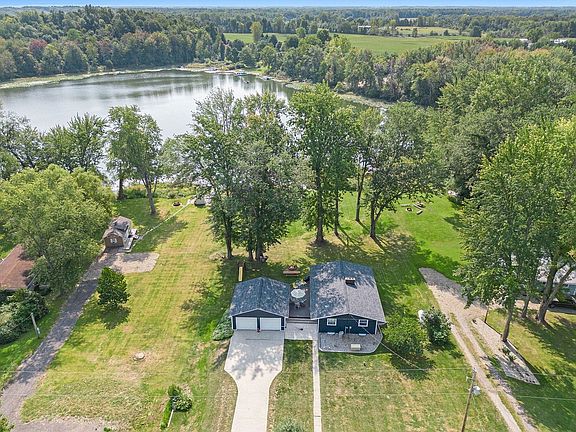 4th image of 41475 Waukeenah Dr