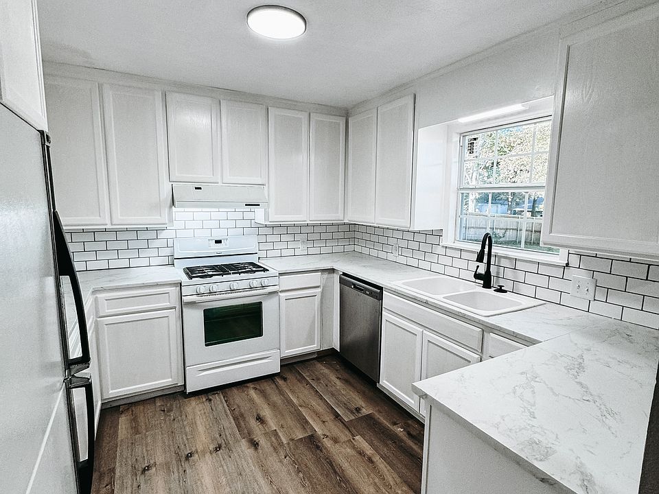 1st image of 3419 Granite Hill St