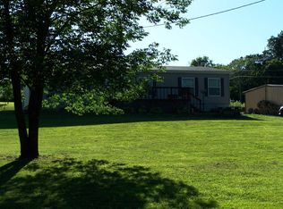 28 Poe Ln, Simpson, IL 62985