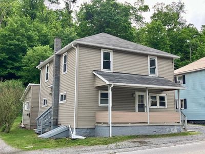 862 S Main St, Hollsopple, PA, 15935