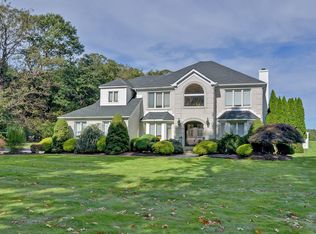 25 Joseph St, Manalapan, NJ 07726