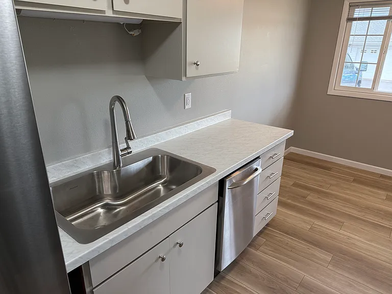 679 McKinley Ave — Photo 8