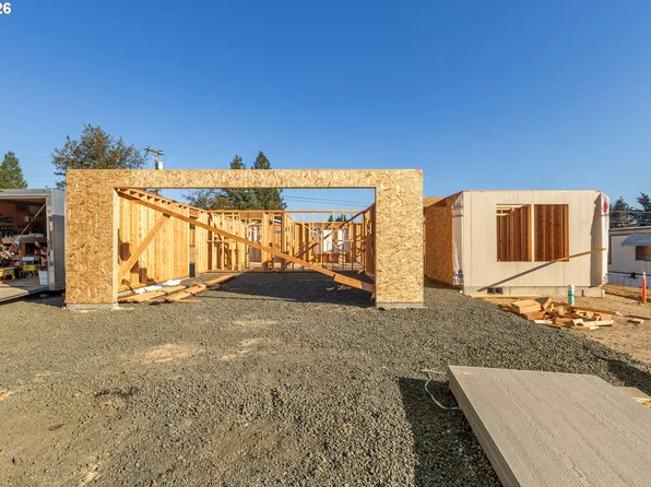 756 SE Hall St, Winston, OR 97496