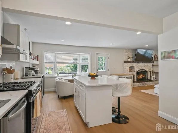 12 Evelyn Ter, South Amboy, NJ 08879