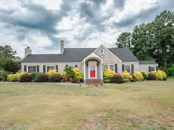 2201 W Broad Street, Elizabethtown, NC 28337