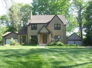 1225 W West Maple Rd, Walled Lake, MI 48390
