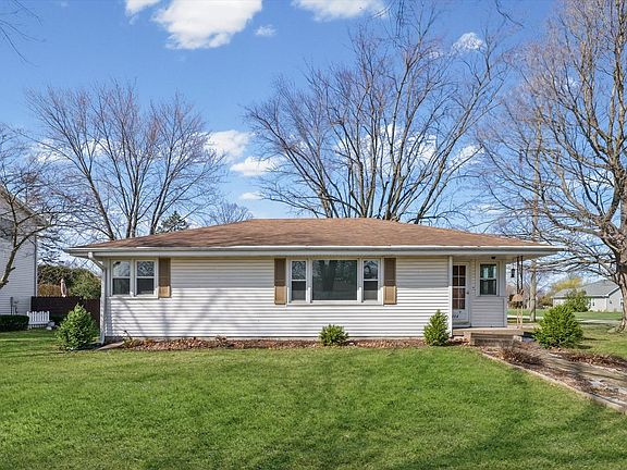 2nd image of 404 S Maple St