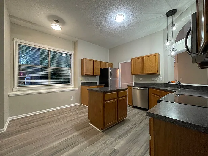 8307 Belstead Brook Ct — Photo 16