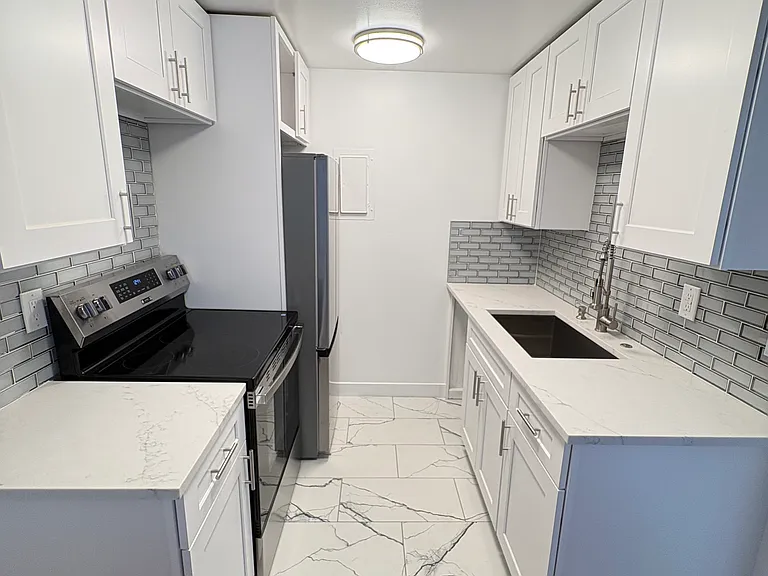 2345 Minor Ave E #9 — Photo 7