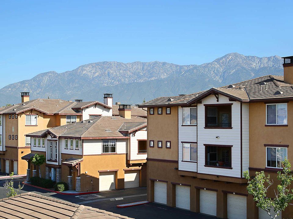The Reserve at Empire Lakes Apartments Building