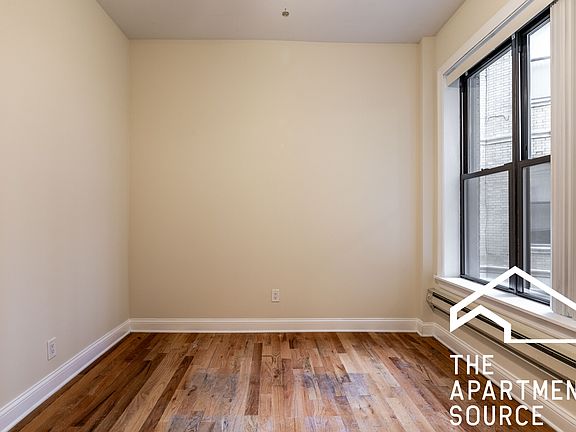 4th image of 1218 N Dearborn Pkwy #B2